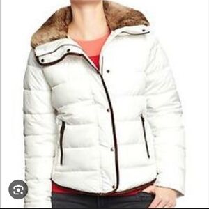 Vintage Old Navy Beige Frost Free Woman Puffer Jacket with Faux Fur Collar